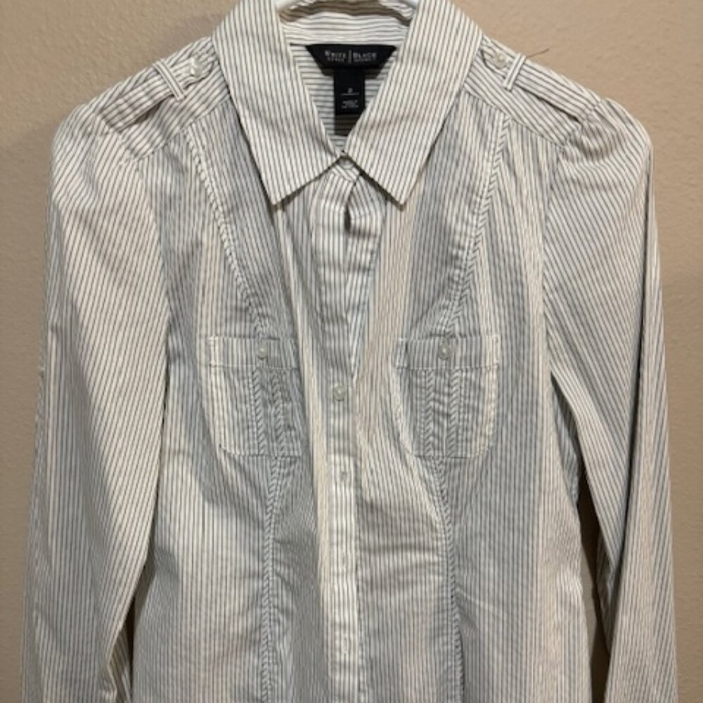 Size 2 WH/BM long sleeved blouse